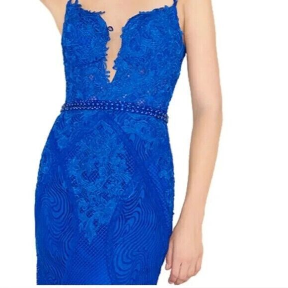 MAC DUGGAL NWT EMBROIDERED SLEEVELESS PLUNGE NECK TRUMPET GOWN ROYAL BLUE SZ 18 - Picture 2 of 9